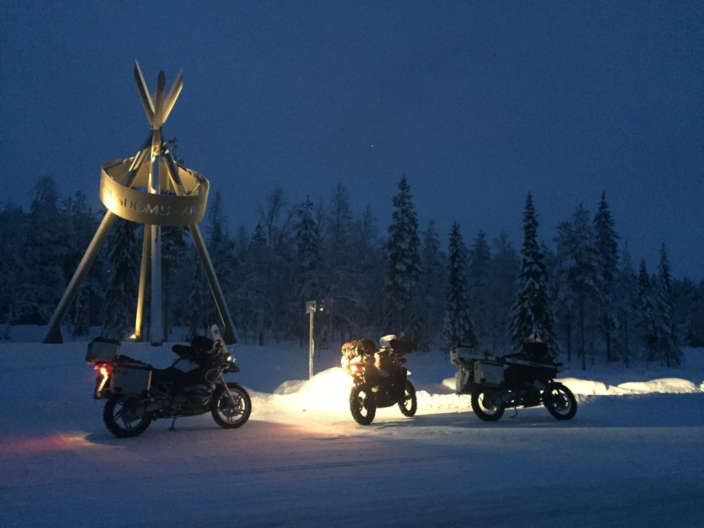 Suomutunturi ja pohjoisen napapiirin ylitys.